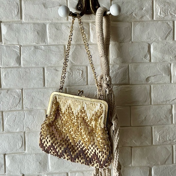 Vintage Handbags - Vintage 60s 70s Fine Art Ornately Hand Beaded Gold Ombré Chain Strap Formal Bag